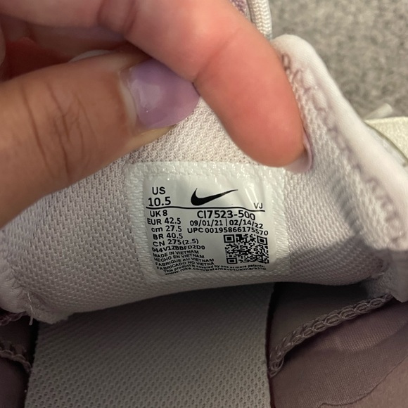 BARELY WORN (maybe 3-5 times) NIKE DMSX Purple sneakers size 10.5 - Picture 5 of 6